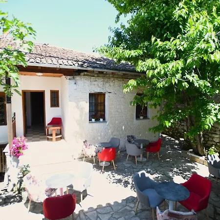 Apartment Droboniku Berat
